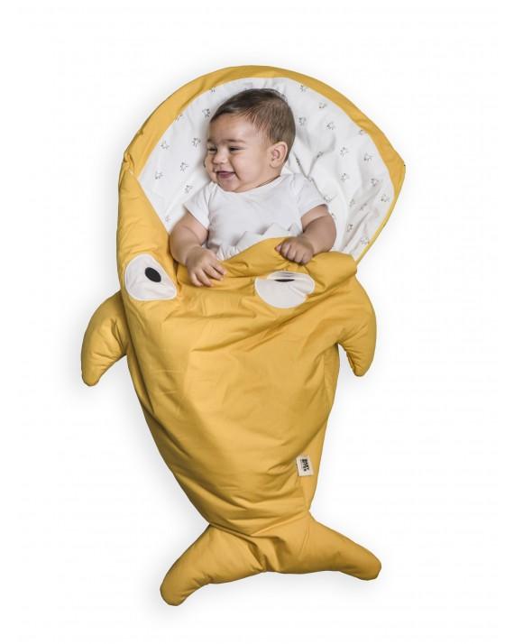 saco-tiburon-amarillo-para-bebes-pollitos_1800x1800